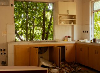 How To Dust And Polish Wood Furniture Naturally For Stunning Shine