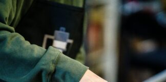 How To Clean Your Home Using Only Baking Soda And Vinegar Easily