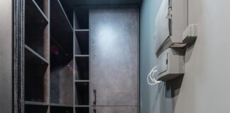 How To Clean Out Your Closet Fast And Efficiently With Ease