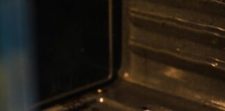 How To Clean Your Oven Without Harsh Chemicals: Easy Tips